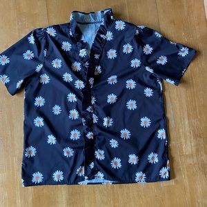 Daisy blouse with ruffle neckline 🌼